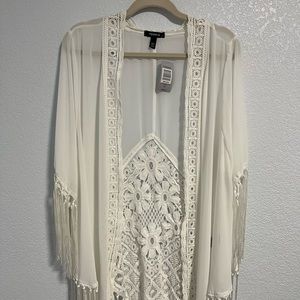 NWT cream kimono with lace detail on back sz 1/2